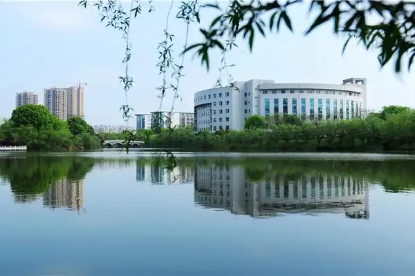 湖北科技职业学院
